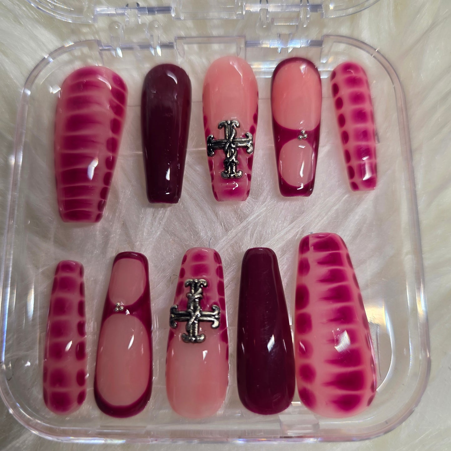 stylish, french press on nails by candyleehair