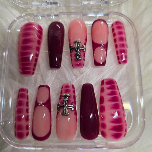 stylish, french press on nails by candyleehair